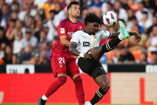 Valência, com dois portugueses em campo, derrotado em casa