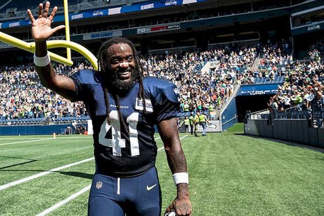 Antigo jogador da NFL morre aos 28 anos