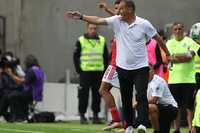 Petit confessa «dificuldades em dormir» face ao risco de perder jogadores