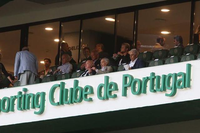 Aí está ele: Hjulmand em Alvalade a assistir ao jogo com o Vizela (vídeo)