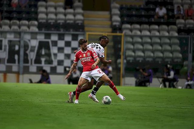 Rafa inicia jogada e faz o 2-1 (vídeo)