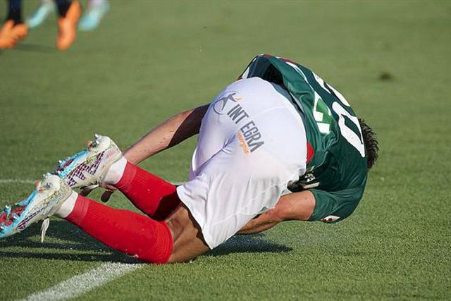 Alavés pede ação contra jogador que lesionou gravemente filho de Simeone (vídeo)