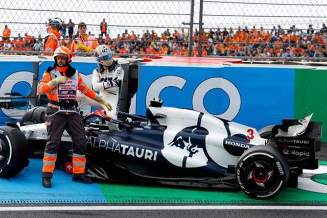 Ricciardo fratura mão esquerda