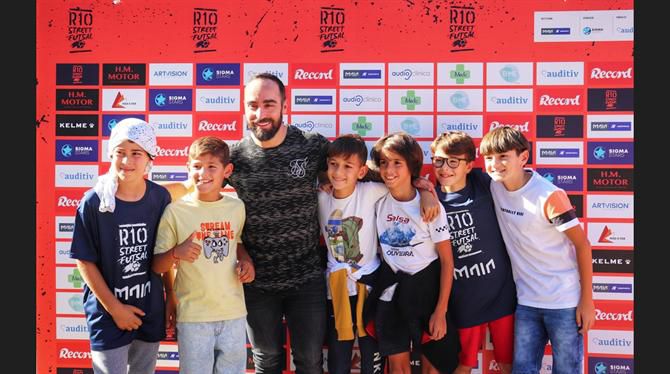 Futsal Ricardinho apadrinha torneio de rua na Maia