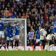 Quatro golos entre Rangers e PSV, Diogo Gonçalves em vantagem