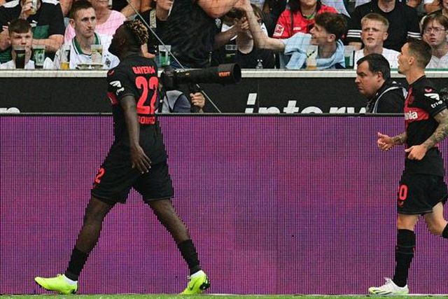 Assistência de Grimaldo na goleada do Leverkusen