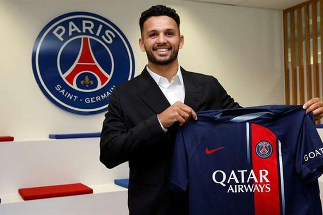 Oficial: PSG anuncia Gonçalo Ramos com a ajuda de Pauleta (vídeo)