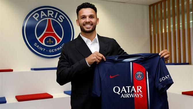 Oficial: PSG anuncia Gonçalo Ramos com a ajuda de Pauleta (vídeo)