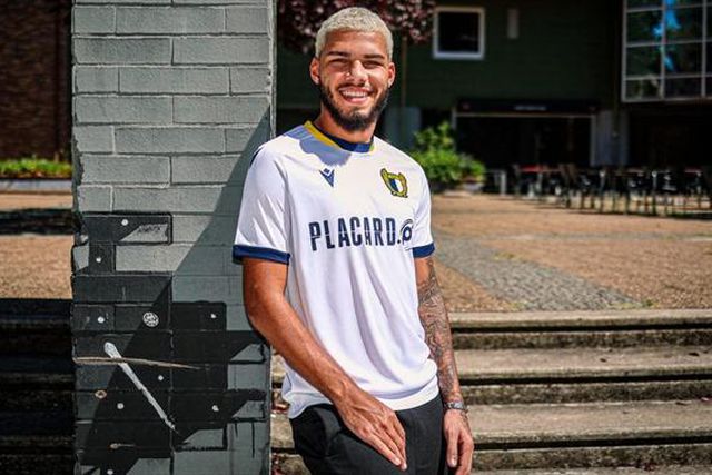 Oficial: Nathan regressa cedido pelo Santos