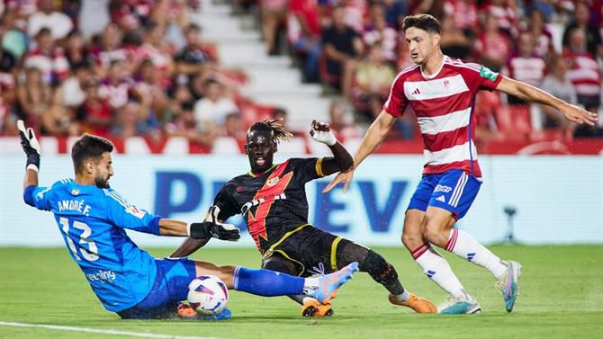 Rayo brilhou frente ao Granada de André Ferreira