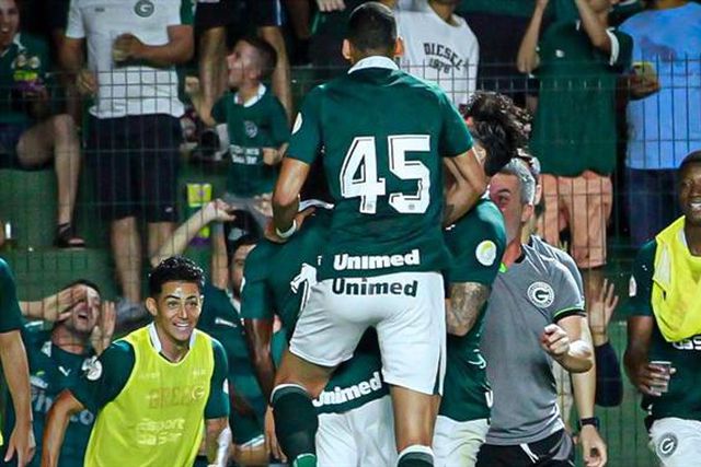 Goiás, de Armando Evangelista, com vitória importante