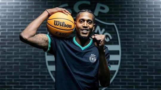 Sporting contrata norte-americano Malik Pope