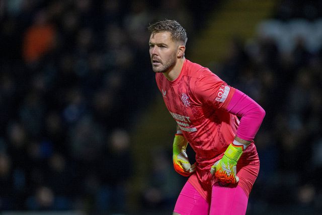 Ex-Man. United sofreu hemorragia interna grave e passou o ano no hospital