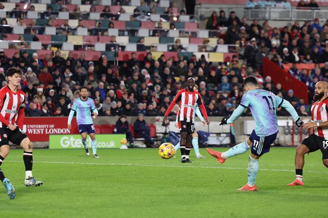 Arsenal entra a ganhar em 2025 e sobe ao segundo lugar