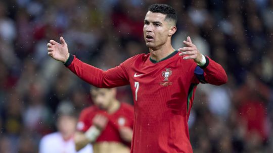 Ronaldo incluído na equipa do ano e EA não se esquece de… Messi