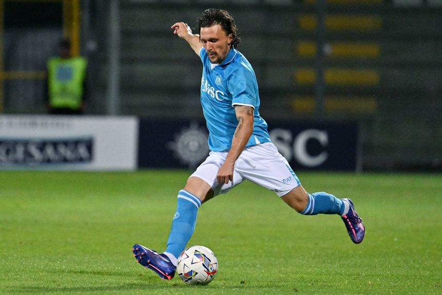 Mário Rui a jogar pelo Nápoles, na época passada