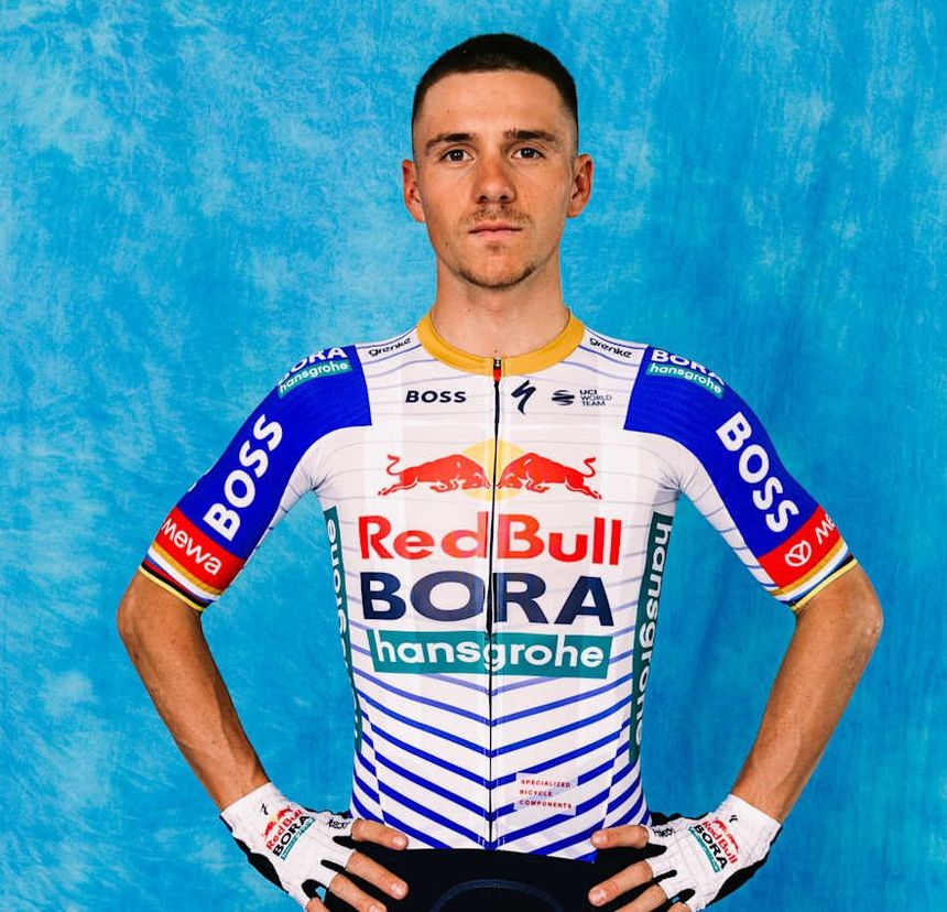 Remco Evenepoel com as novas cores da Red Bull (foto Remco Evenepoel/X)
