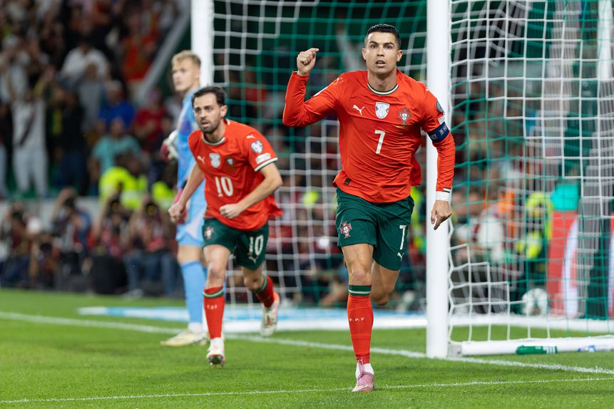 Cristiano Ronaldo bisou por Portugal em Alvalade frente à Hungria