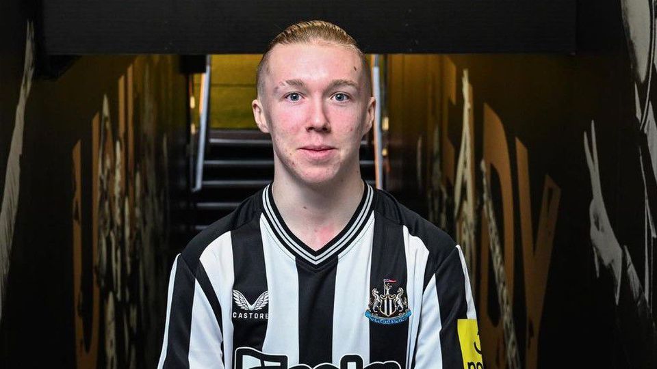 Mercado (oficial): jovem médio troca Manchester City pelo Newcastle