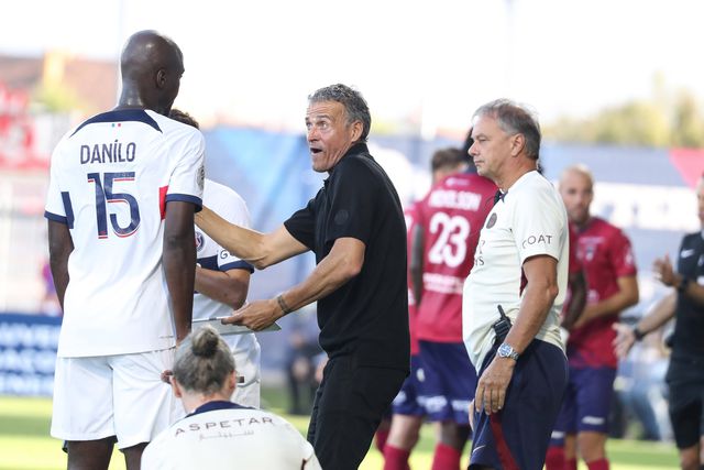 Luis Enrique elogia Danilo: «É indispensável»