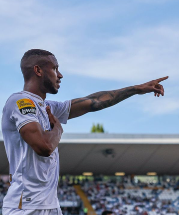 V. Guimarães: Caiu a transferência de André Silva para o Hellas Verona