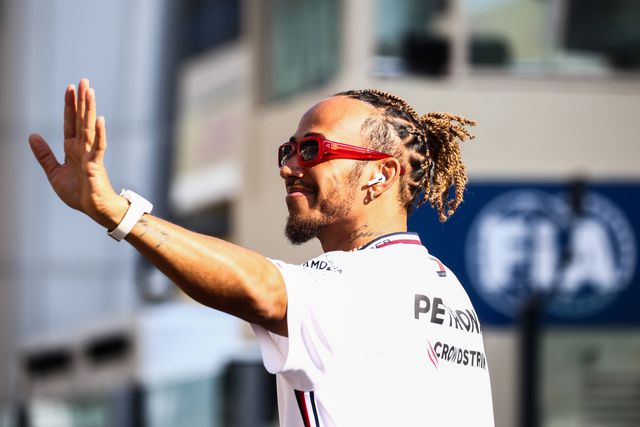 Mercedes anuncia substituto de Hamilton para 2025