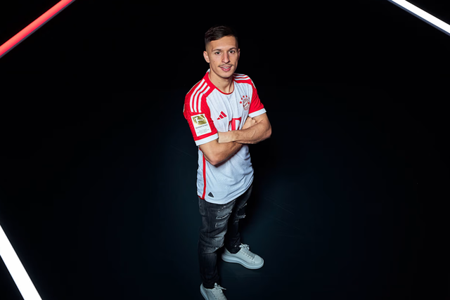 Mercado (oficial): Bayern contrata Bryan Zaragoza