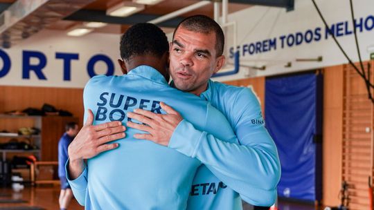 FC Porto: o primeiro dia de Otávio de azul e branco (fotos e vídeos)