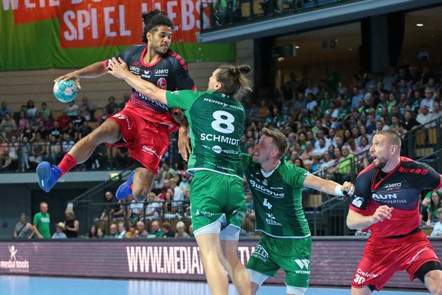 André Gomes reforça adversário do Sporting na Liga Europeia