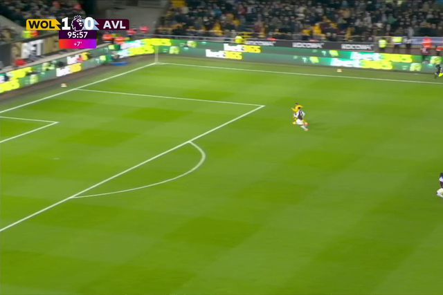 Matheus Cunha garante vitória, mas o gesto é que fez Vítor Pereira suspirar