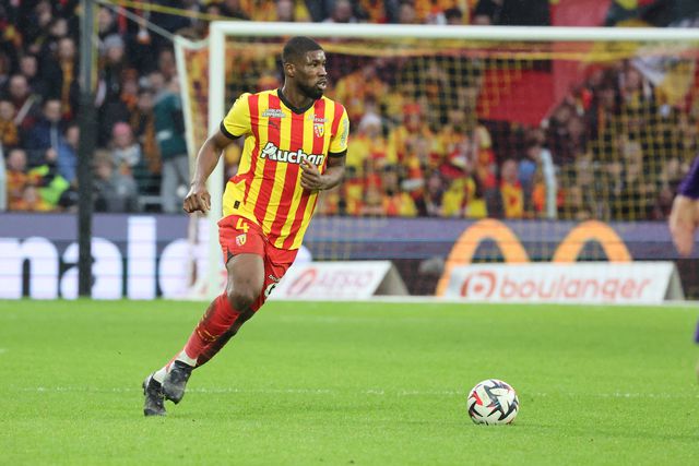 Kevin Danso ao serviço do Lens