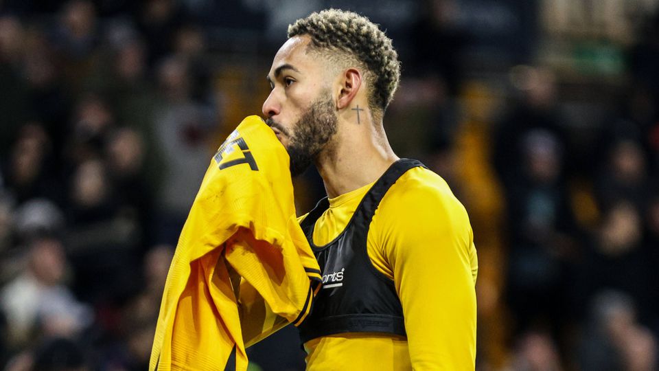 Matheus Cunha celebra golo marcado ao Aston Villa, na vitória do Wolverhampton