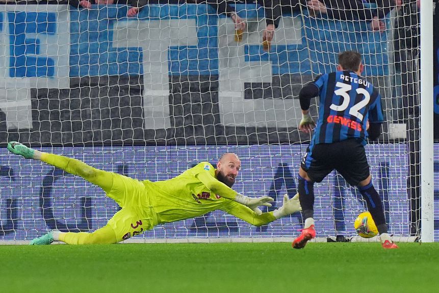 Milinkovic-Savic adivinhou o lado do remate de Retegui