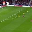 Assistência de Simeone e Samuel Lino dá vantagem ao At. Madrid