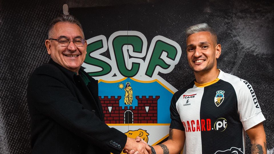 Rony Lopes apresentado como reforço do Farense