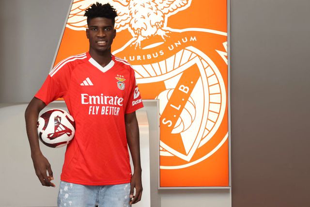 Mercado: Benfica contrata avançado nigeriano
