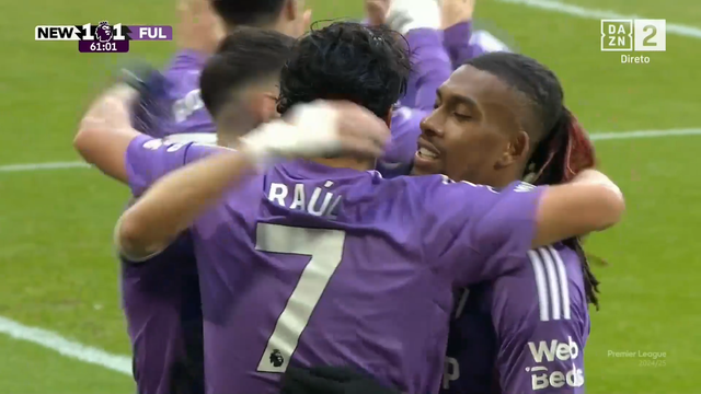 Vídeo: Jiménez empata para o Fulham frente ao Newcastle