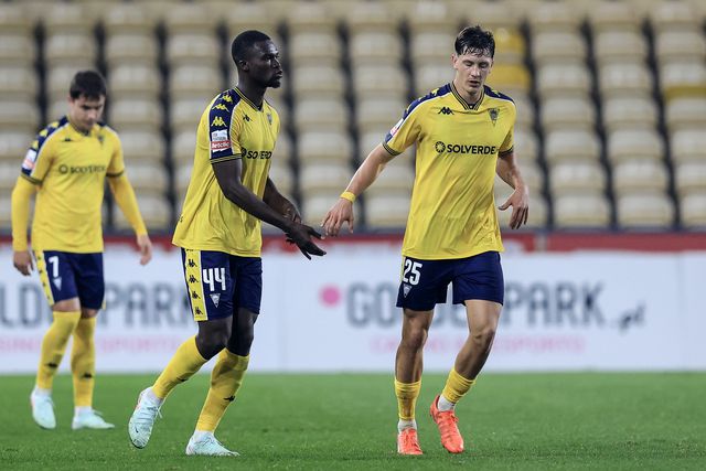 Kévin Boma teve cabeça para apontar o tento que permitiu ao Estoril vencer no terreno do Gil Vicente