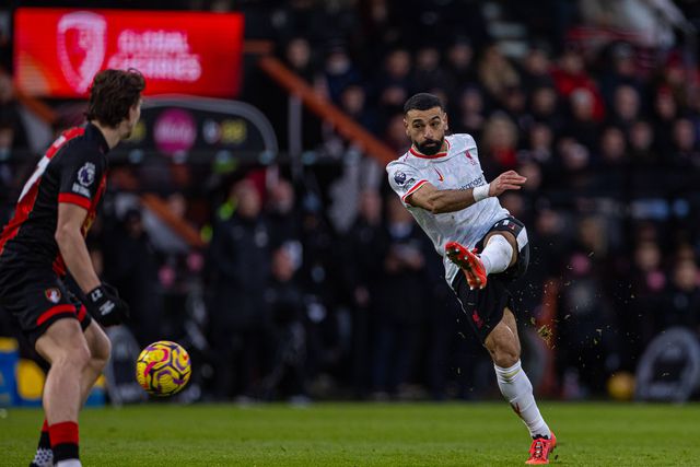 Salah marcou de pé esquerdo o golo que resolveu o jogo. E que golo... (Foto IMAGO/Propaganda Photo)