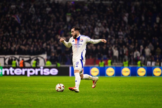 Mercado: estrela do Lyon perto de rumar ao Dortmund