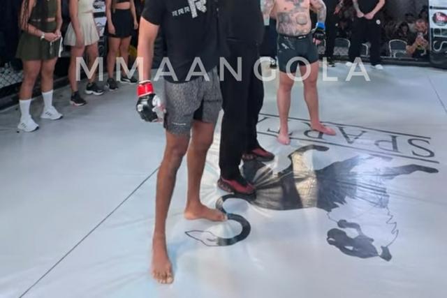 Mário Stefan no momento em que é declarado vencedor no combate com Constantin Vasilachi, de Andorra