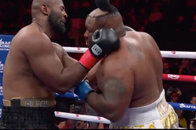 Insólito: pugilista perdeu o cabelo mas ganhou o combate