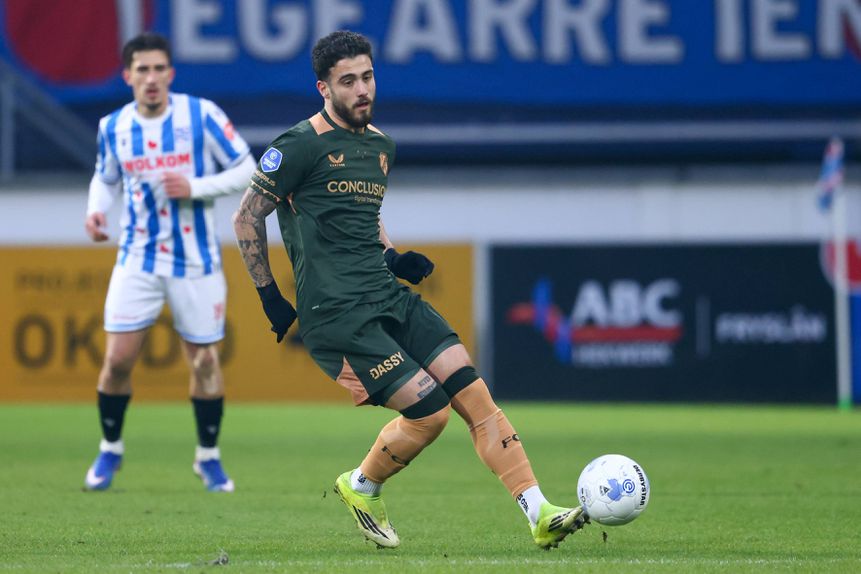 Ángel Alarcón assistiu no empate do Utrecht