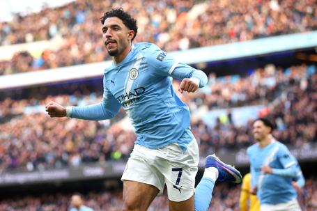 6. Marmoush - Trocou o Eintracht Frankfurt pelo Manchester City em 2025, a troco de 75 milhões de euros
