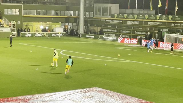 Entrada dos jogadores do Tondela para aquecimento