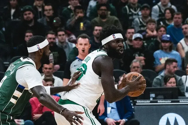 Neemias marca, ressalta e assiste (bastante) no triunfo sobre os Bucks