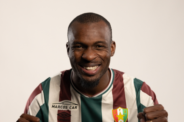 Canhoto reforça a retaguarda dos amadorenses, que ficam com opção de compra no final da época - Foto: Estrela da Amadora