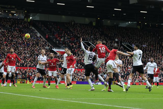 O cruzamento de Bruno Fernandes foi perfeito e Casemiro colocou o Manchester United em vantagem frente ao Fulham - FOTO IMAGO