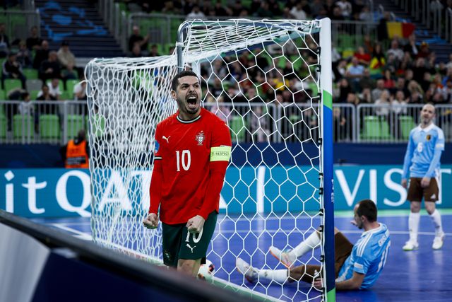 Do susto à goleada, Portugal está nas meias do Europeu