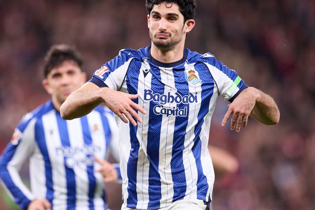 Festejo de Gonçalo Guedes após marcar no dérbi basco em San Mamés